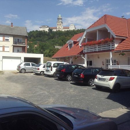 Pannon Panzio Restaurant Hotel Pannonhalma Exterior photo